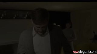 Европейская дамочка немного выпила и занялась сексом на первом свидании